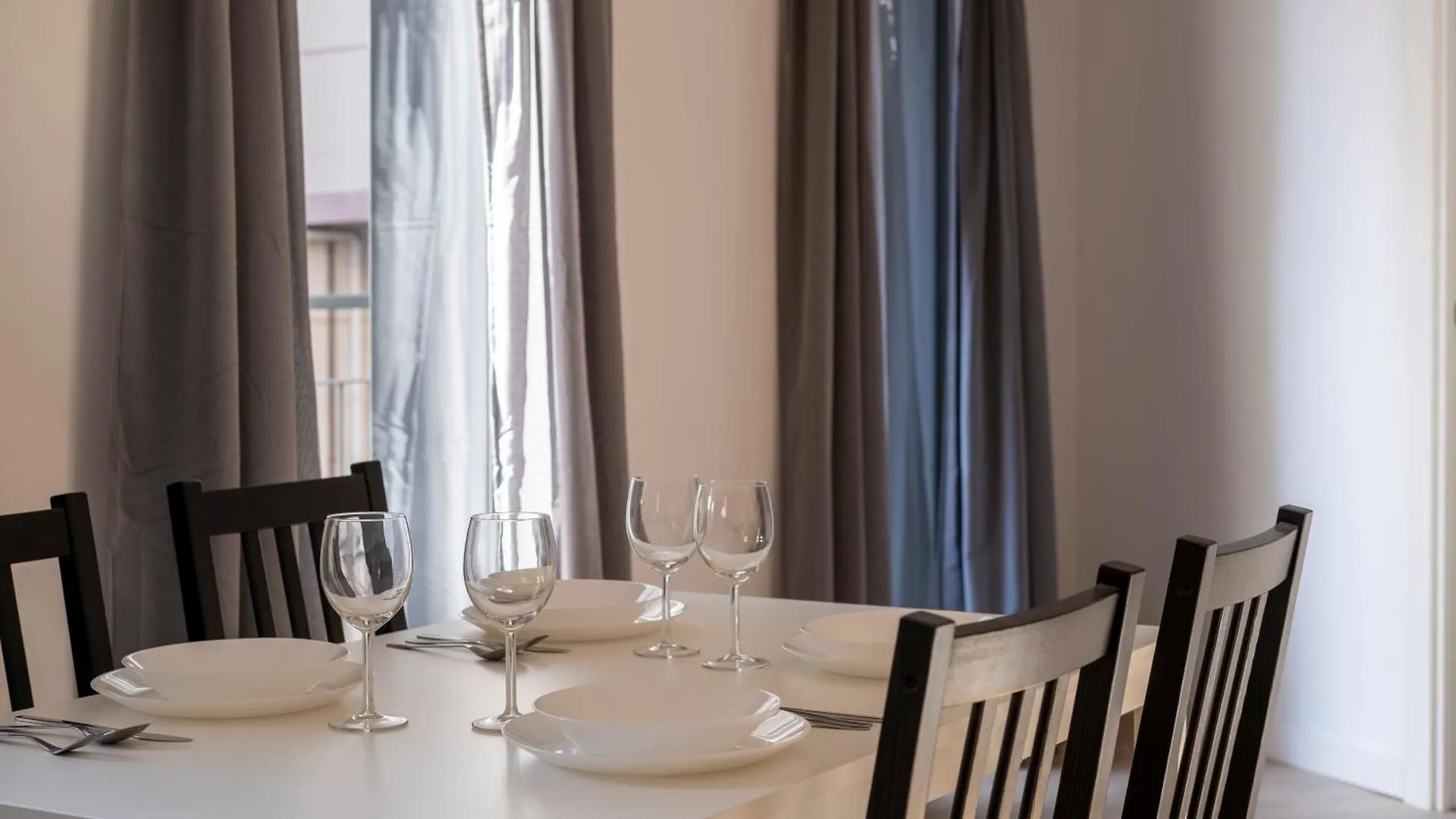 Centric Apartment Camp Nou L’Hospitalet de Llobregat 0*,  Spanien