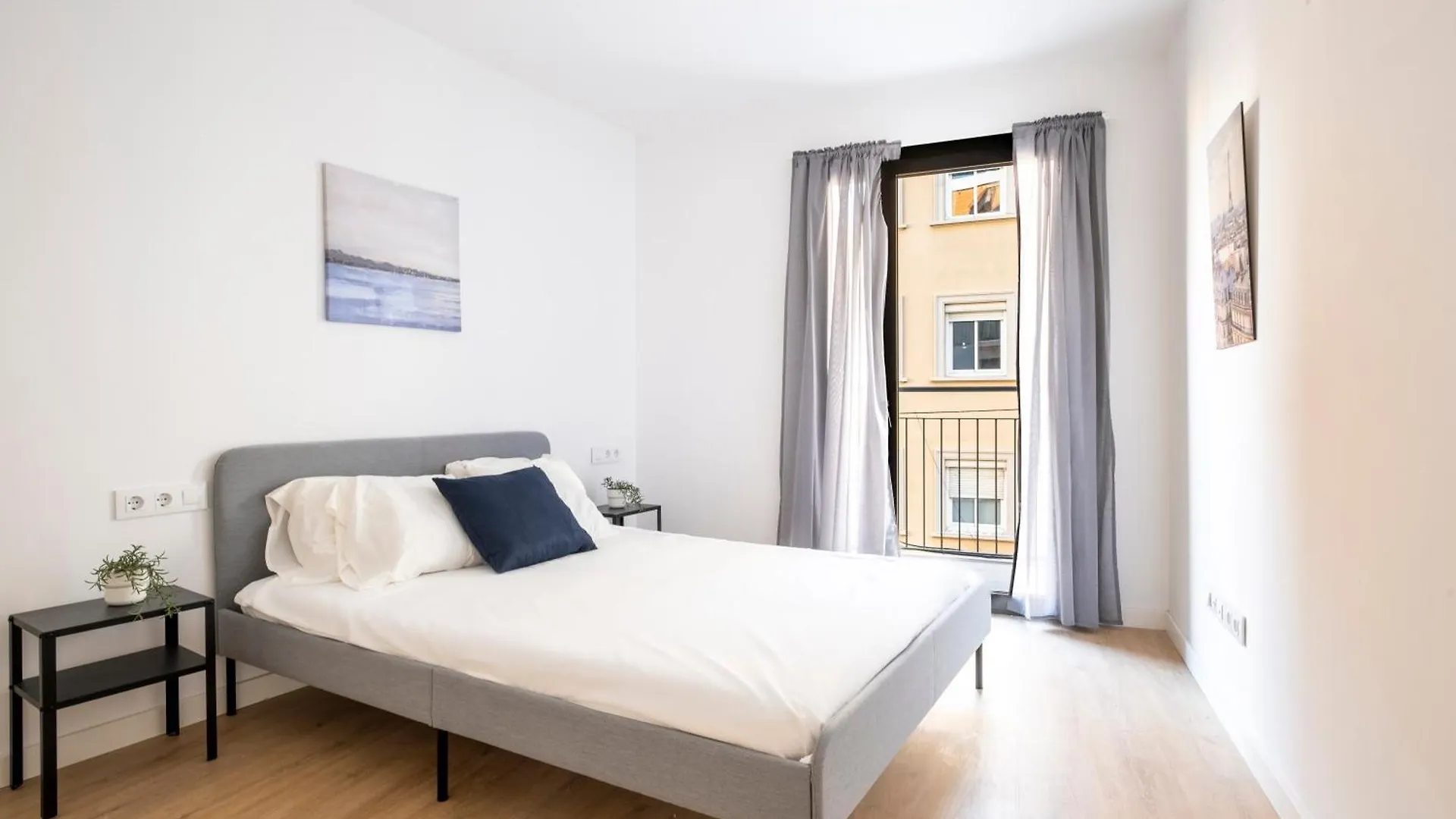 Centric Apartment Camp Nou L’Hospitalet de Llobregat 0*,